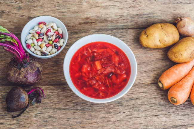 Старовинний рецепт українського борщу без томатів: чим замінити важливий інгредієнт
