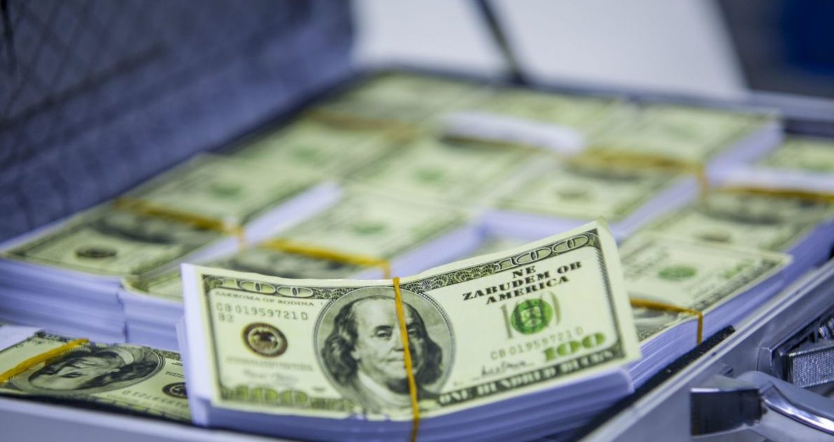 Долар в Україні знову подорожчав - НБУ змінив курс валют після офіційного вихідного