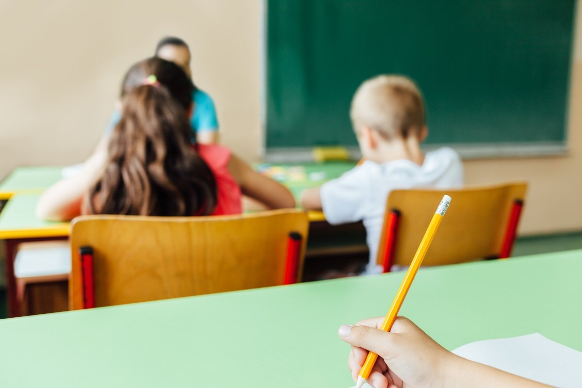 Осенние каникулы для школьников наступят раньше: названа причина