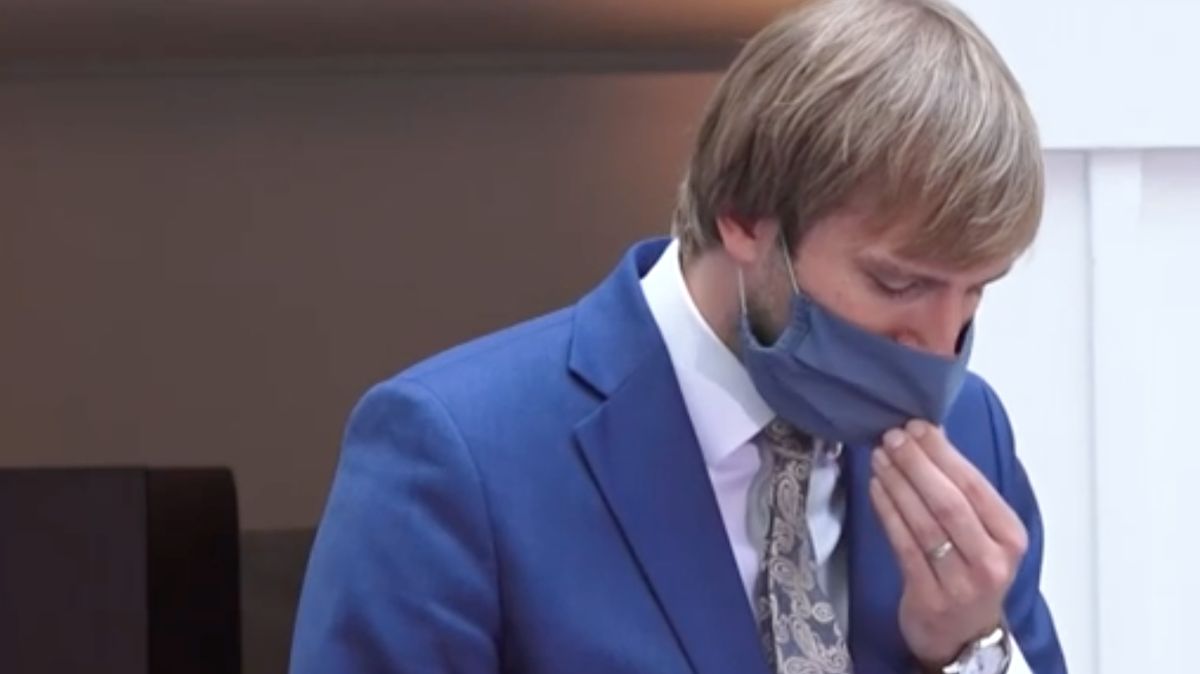 МОЗ нагадав офісним працівникам про коронавірус і закликав дотримуватися обмежень