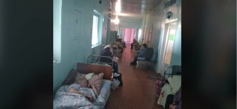 Сеть возмущена кадрами из больницы под Харьковом: мрак и больные с пневмониями в коридоре   - today.ua