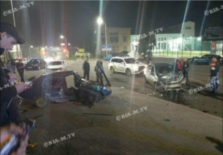 ДТП у Мелітополі: “Славута“ з рибалками розбилася на нічній вулиці - today.ua
