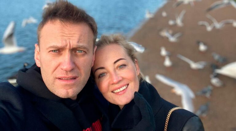 Навальный назвал возможных заказчиков своего убийства и признался, что ему “случайно“ спасли жизнь - today.ua
