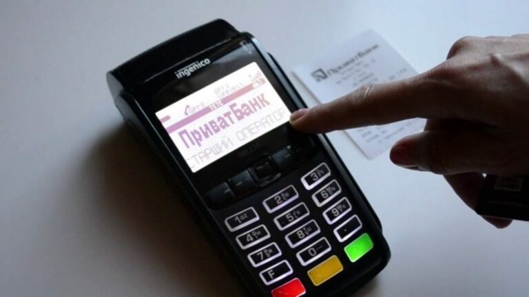 ПриватБанк заставляет клиентов возвращать деньги, украденные мошенниками  - today.ua