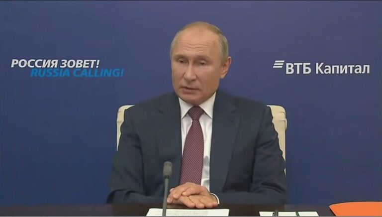 Путін популярно пояснив, чому російська вакцина від коронавірусу краща за британську - today.ua