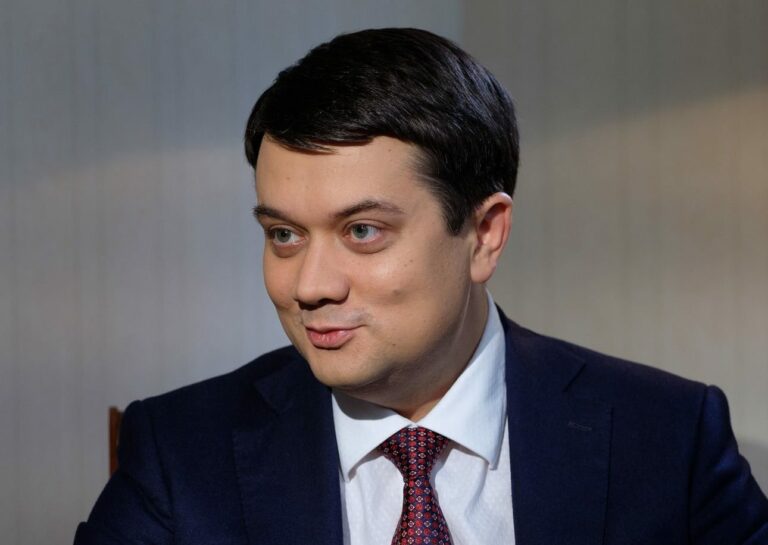 “Слуги народа“ поздравили с днем рождения Разумкова: подарки не дороже 2 тысяч гривен    - today.ua
