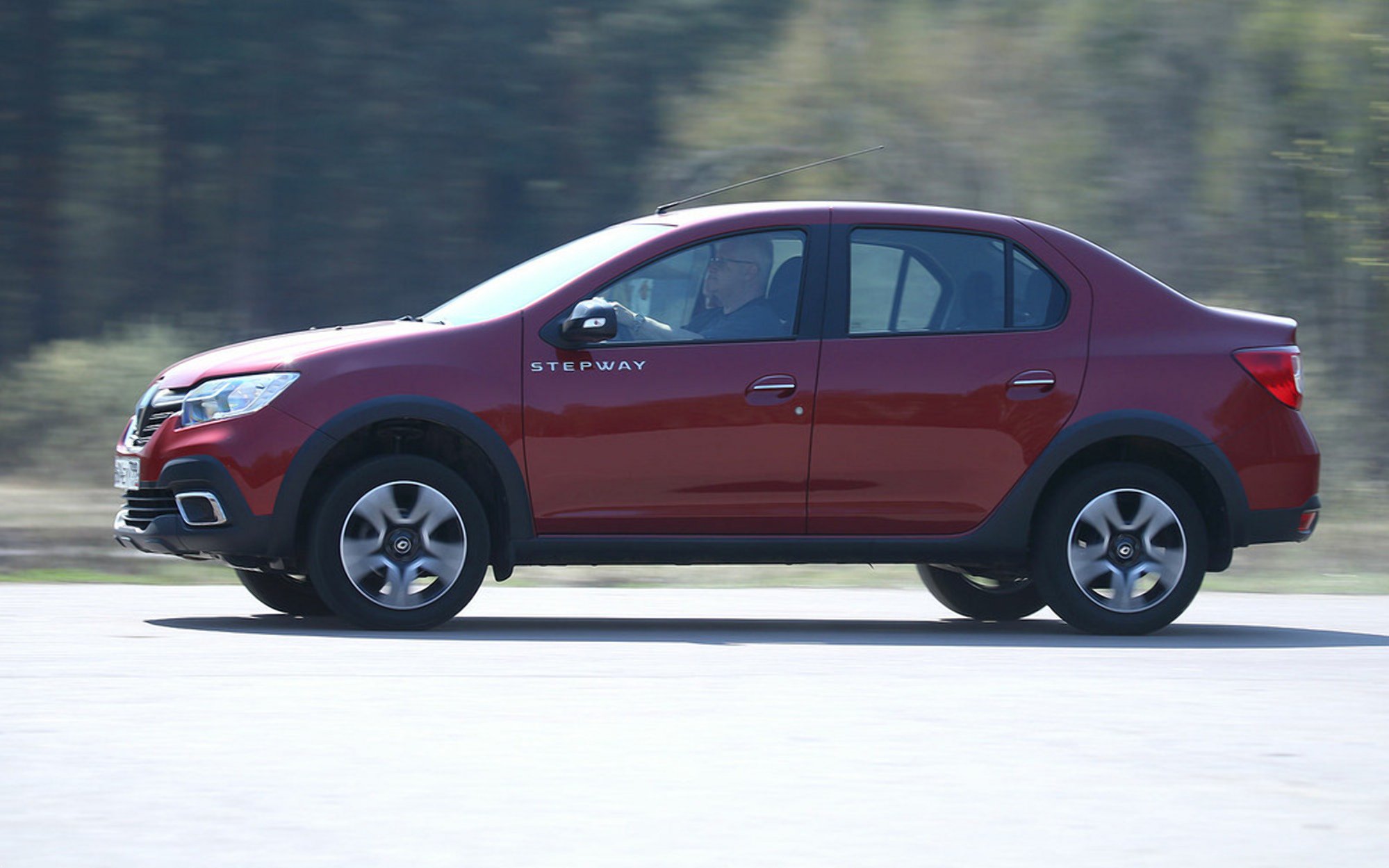 4 авто Renault, на яких реально проїхати більше 500 000 км