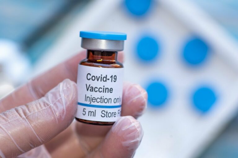 Прививка от коронавируса для семьи из четырех человек будет стоит свыше 4 тысяч гривен - today.ua