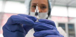 Вирусологи рассказали, кого вакцина от коронавируса не сможет защитить     - today.ua