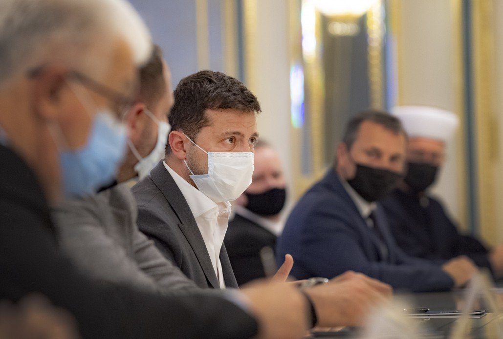 Зеленский призвал религиозных деятелей помочь в борьбе с коронавирусом: ситуация в стране критическая - today.ua