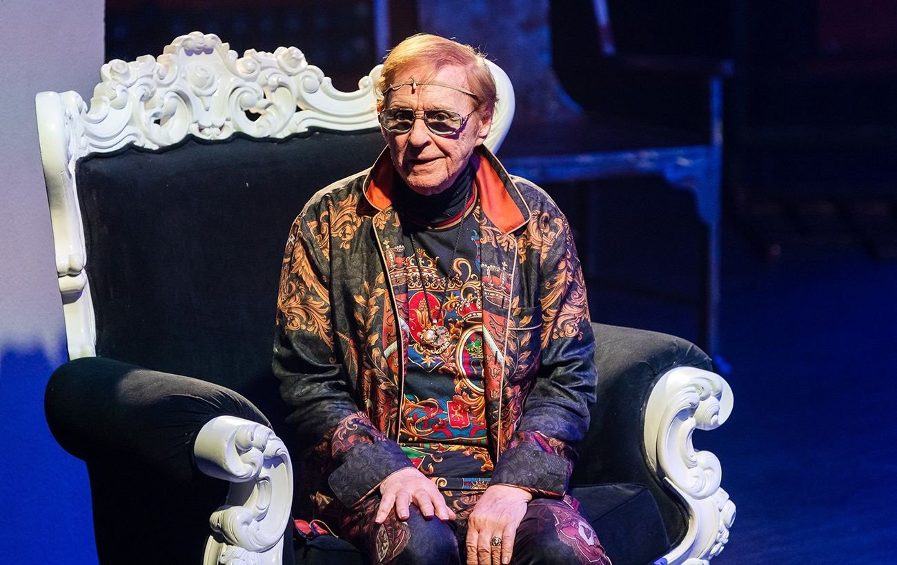 Роман Віктюк помер: 84-річний режисер так і не зміг оговтатися від перенесеного коронавірусу