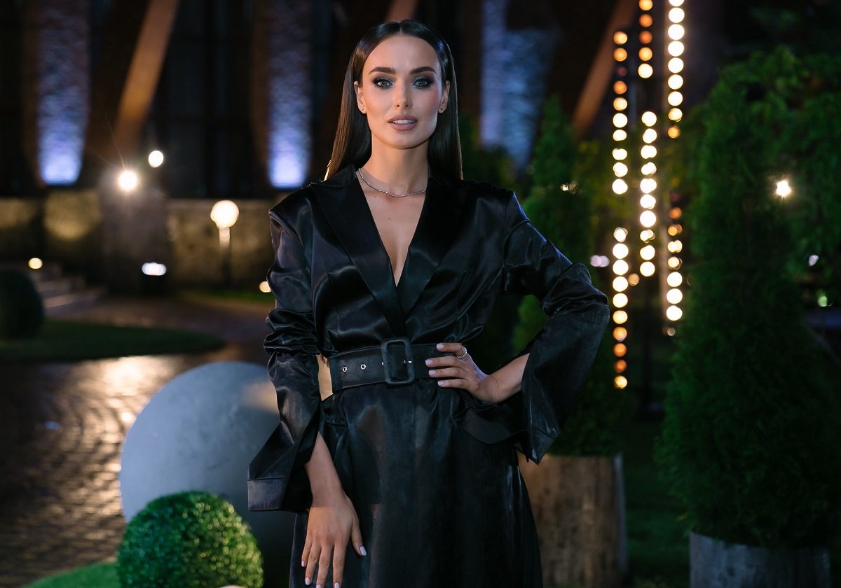 Из шоу «Холостячка» выбыл еще один участник: Мишина увидела в нем только друга - today.ua