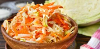 Квашена капуста в банці: секрети приготування хрусткого вітамінного салату - today.ua