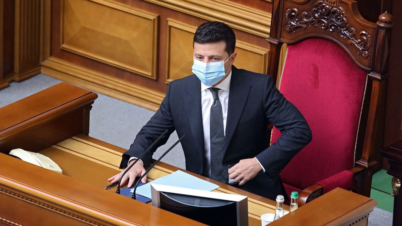 Українці оцінили роботу Зеленського в боротьбі з COVID-19: рейтинги впали ще нижче