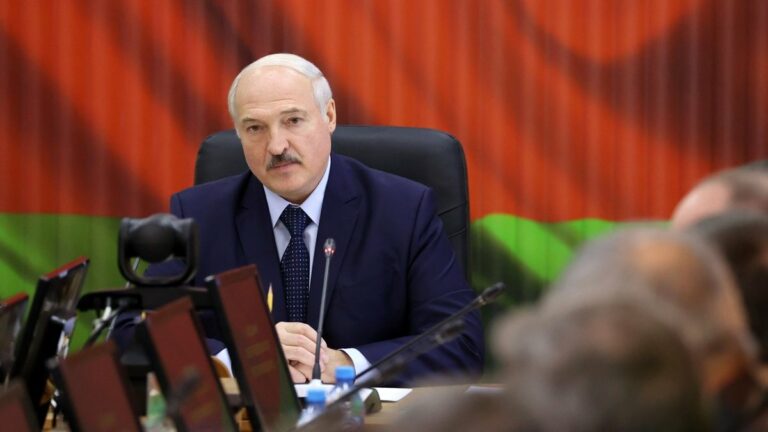 Лукашенко обвинил власти Украины в попытках «задушить Беларусь», ссылаясь на данные КГБ - today.ua