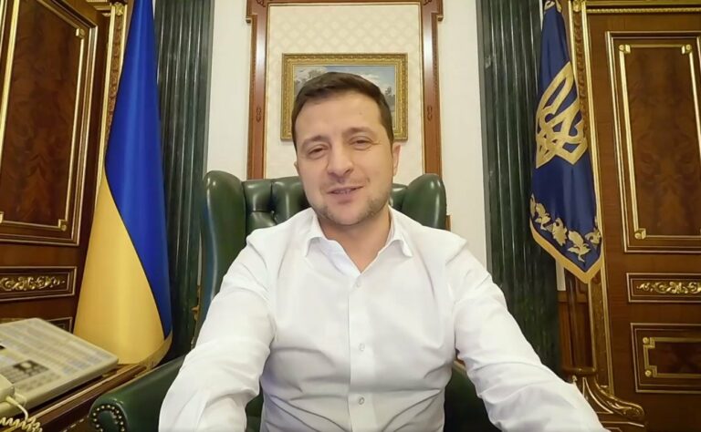 Зеленский пообещал украинцам по 8000 гривен помощи и освобождение от налогов - today.ua