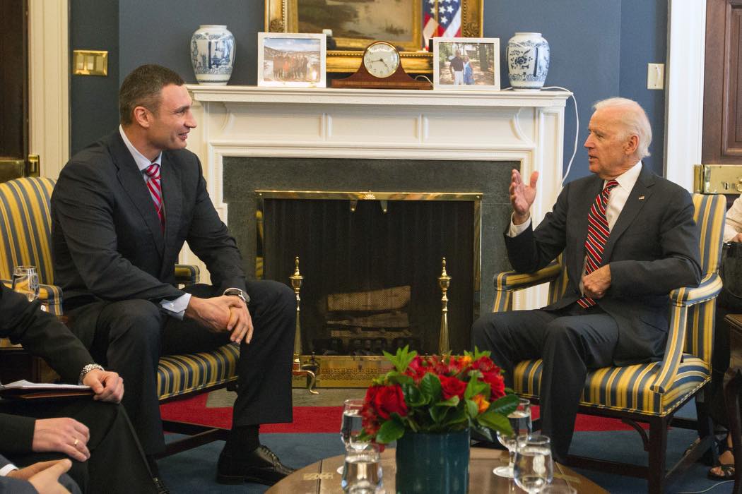 Кличко поздравил Байдена с победой на выборах и заявил, что рассчитывает на его поддержку