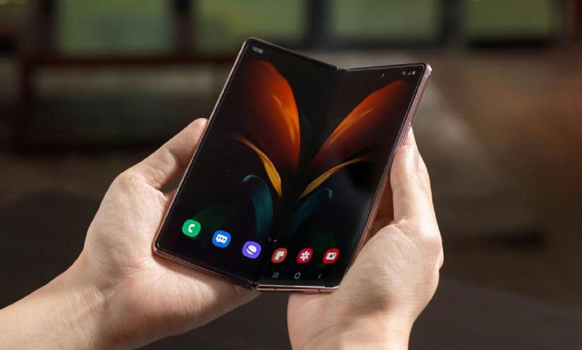 В Samsung представили складной смартфон Galaxy W21 5G: характеристики нового гаджета - today.ua