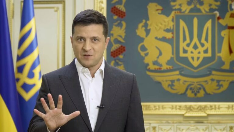 Зеленський буде спілкуватися з народом через відеоблог: нові плани Офісу президента - today.ua
