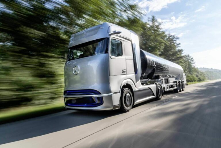 Volvo и Daimler начнут работать на совместном предприятии - today.ua