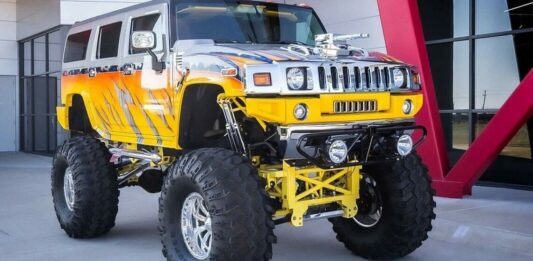 На продажу выставлен самый экстремальный в мире Hummer H2 - today.ua