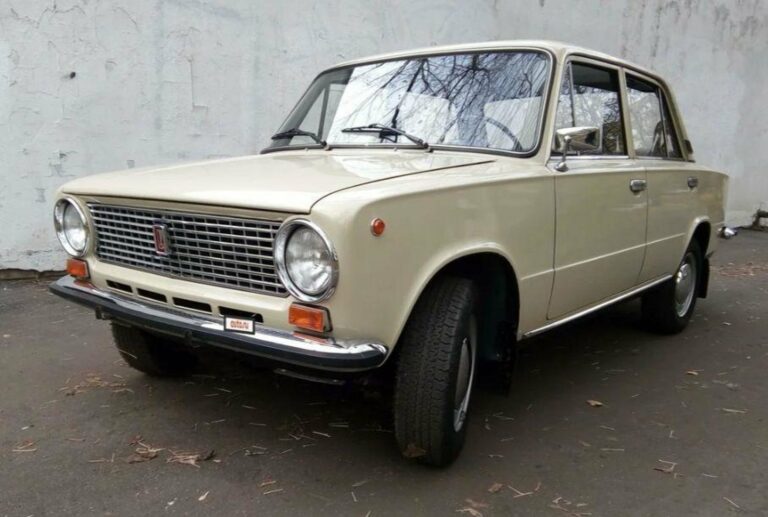 Капсула времени: 38-летний ВАЗ-2101 без пробега продают по цене нового авто - today.ua