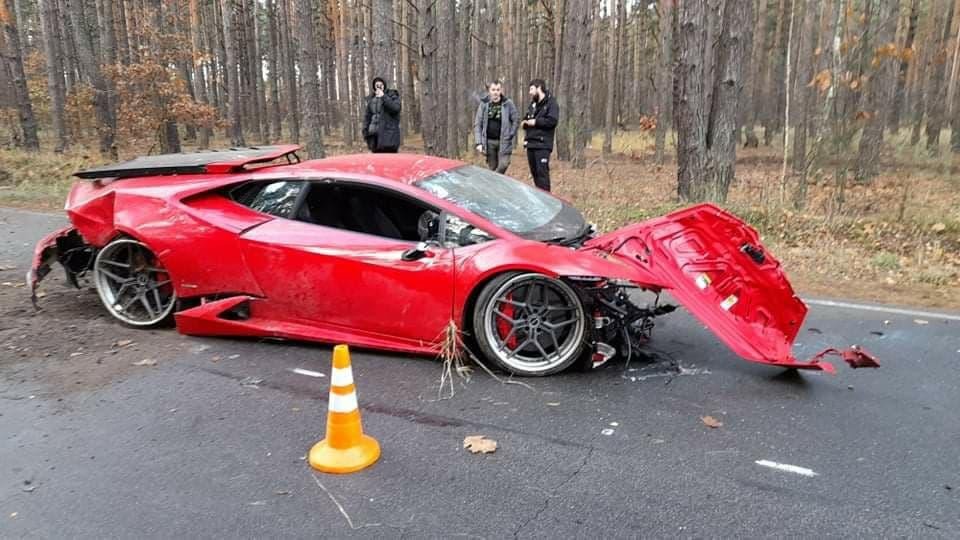 ДТП с элитным авто под Киевом: Lamborghini на скорости в 200 километров слетел с дороги - today.ua