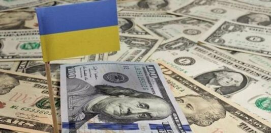 Курс валют изменится: украинцам посоветовали хранить сбережения в долларах - today.ua