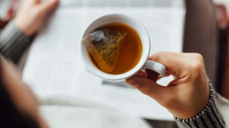 Медики розповіли, що станеться з організмом, якщо пити чай кожен день - today.ua