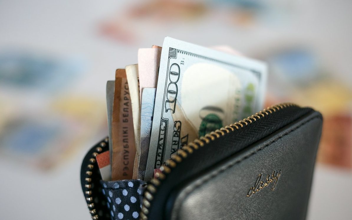 Курс долара в Україні зростає: аналітики розповіли, чого очікувати від валюти у найближчий тиждень