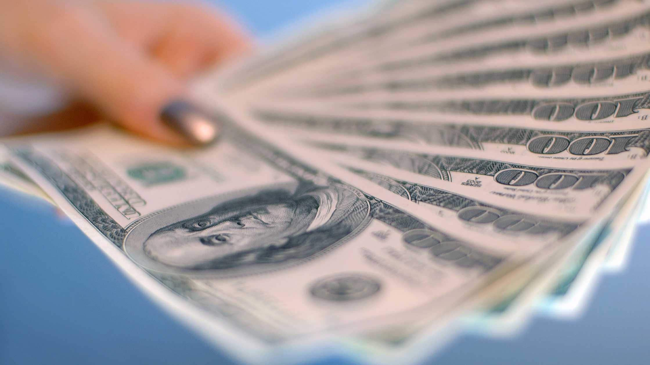 Долар піднявся до максимальної позначки за два роки: курс валют від НБУ