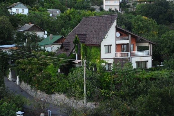 Семья Софии Ротару молчит о том, что произошло в Крыму в их особняке: раскрыто некоторые детали