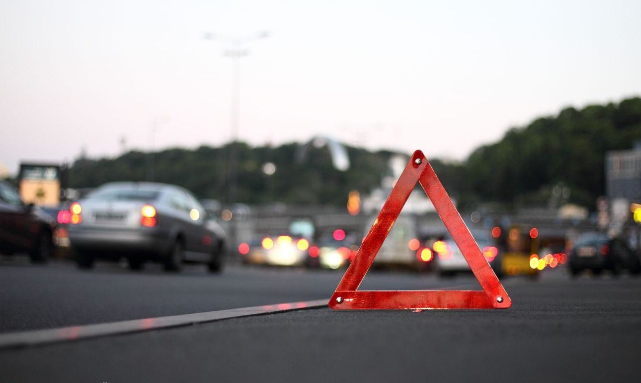 В Киеве пьяный водитель Volvo попал в ДТП и скрылся от полиции в подземном паркинге - today.ua