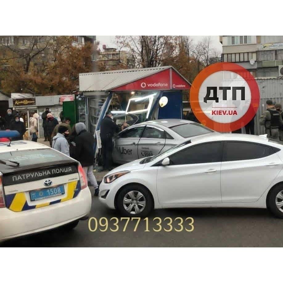 Пятница, 13-е в Киеве: смертельное ДТП на остановке унесло жизни двух людей (видео 18+) - today.ua