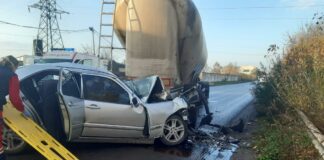 Трагическое ДТП на Львовщине: в столкновении легковушки с автопоездом погибли молодые люди - today.ua