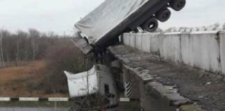 ДТП под Мариуполем: падающая с моста фура зависла “на волосинке“ - today.ua