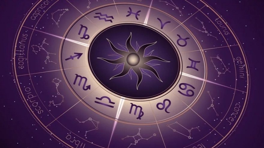 Гороскоп на 2 ноября для всех знаков Зодиака: Павел Глоба советует Рыбам заняться сменой имиджа, а Тельцам - составлением планов