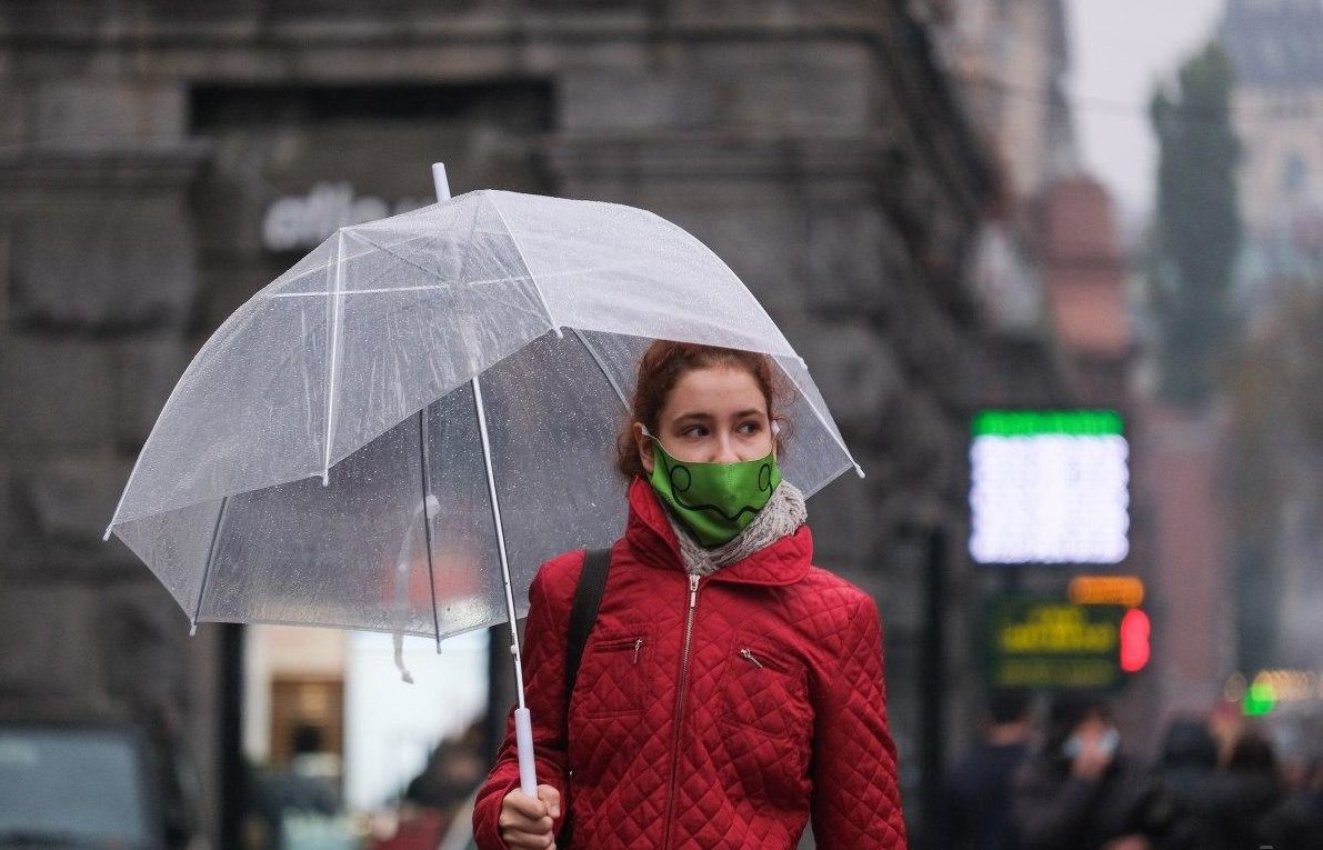 Запровадження комендантської години і "карантин вихідного дня": в Україні готуються до посилення обмежень на фоні епідемії