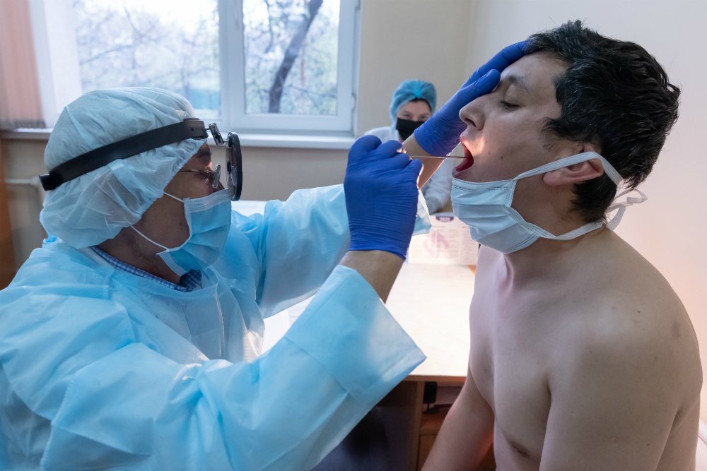 Лікар назвала найперший симптом коронавірусу, який приходить раніше за всіх