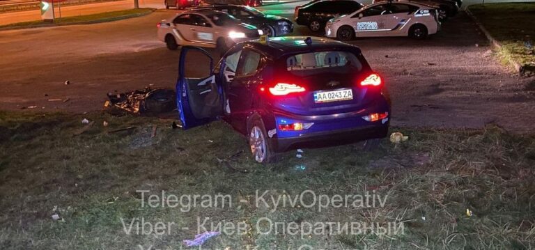 Смертельна ДТП у Києві: водій Chevrolet на смерть збив поліцейську на тротуарі - today.ua