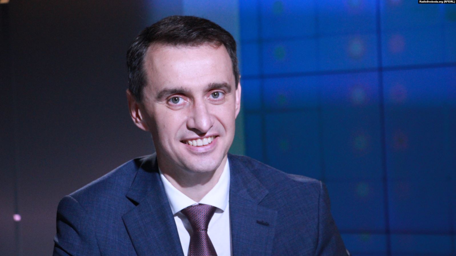 Главный санврач Украины Ляшко показал, как в эпоху локдауна можно обойтись без спортзала и дорогих тренажеров