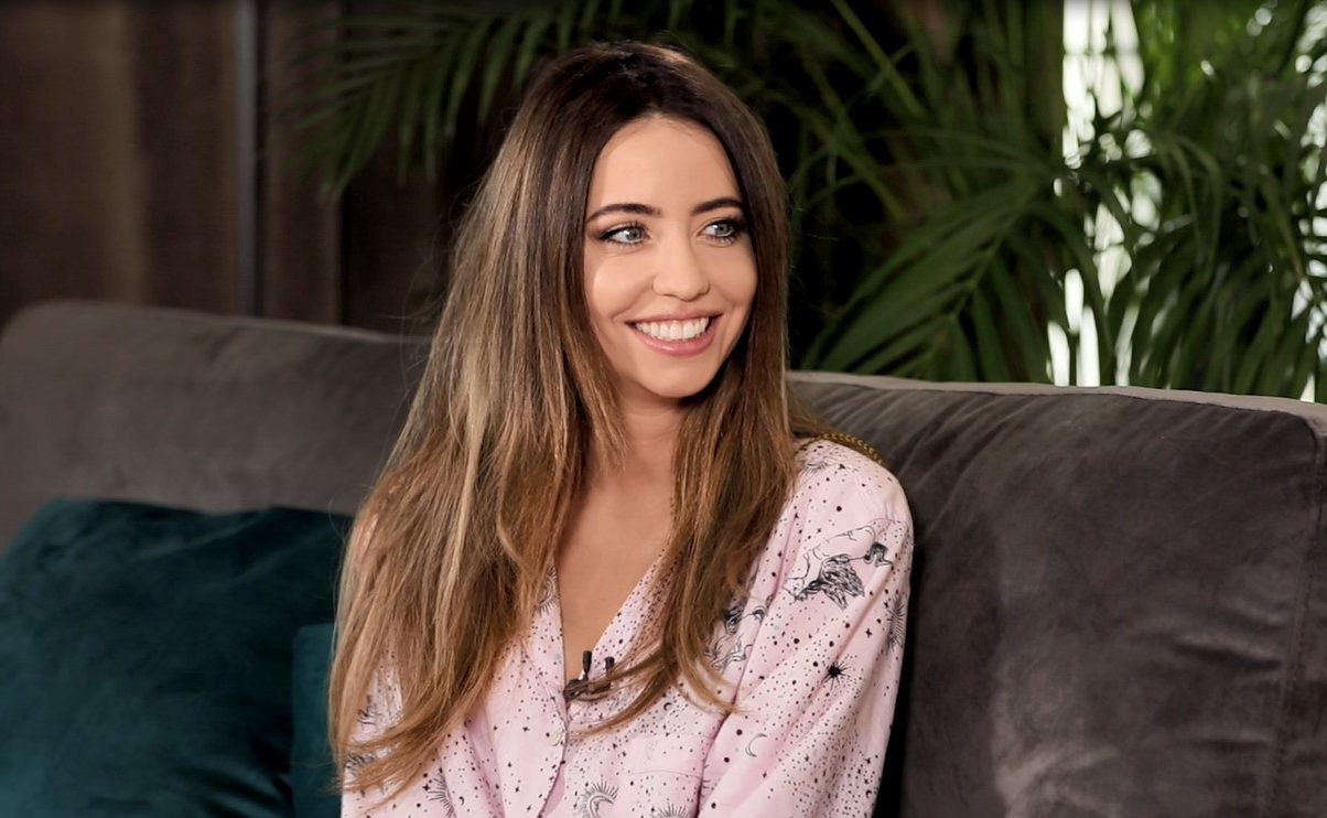 Надя Дорофеева начнет сольную карьеру в неожиданном для себя образе