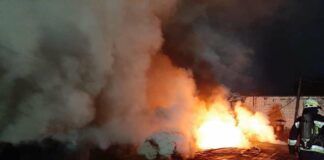 НП на військовому заводі у Дніпрі: рятувальники не можуть загасити пожежу, що спалахнула на підприємстві - today.ua