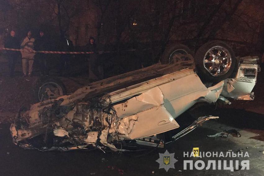 Летальное ДТП в Каменец-Подольском: пассажиры выпали из потерявшей управление машины