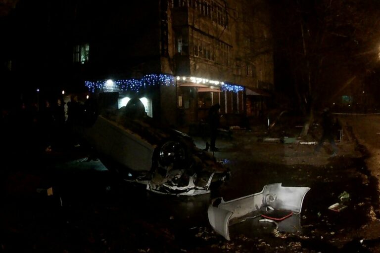 Летальное ДТП в Каменец-Подольском: пассажиры выпали из потерявшей управление машины - today.ua