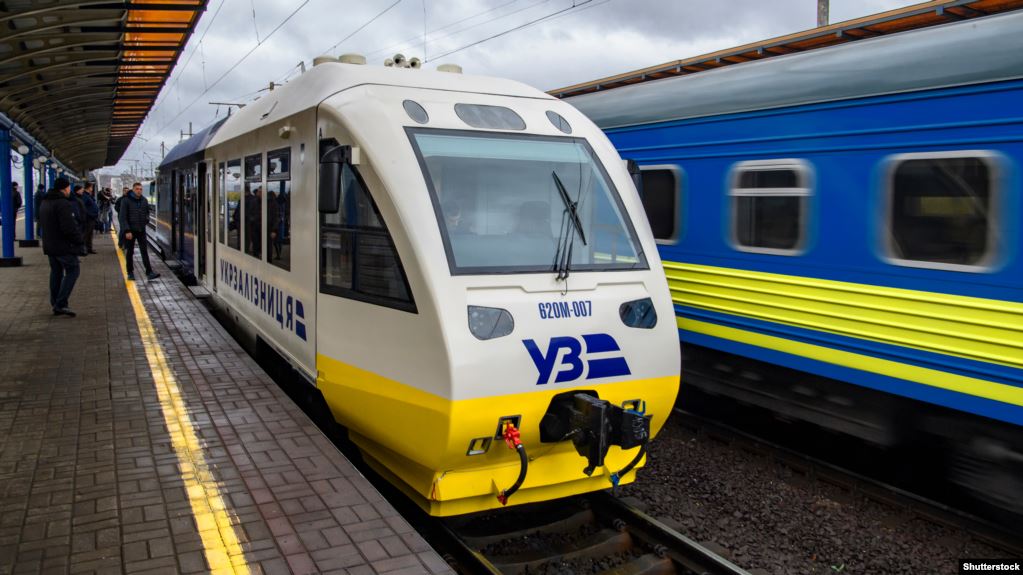 В Україні змінився розклад руху пасажирських поїздів: Укрзалізниця оприлюднила новий графік