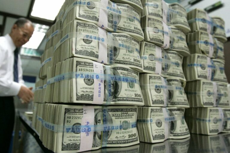 Накануне войны богатые украинцы вывели деньги за границу: из Украины забрали миллиарды евро - today.ua