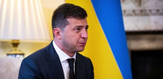 Зеленський різко відреагував на звинувачення про постачання Баку фосфорних бомб - today.ua