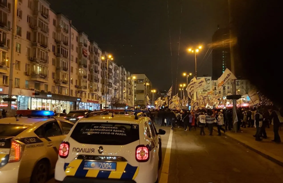 В Киеве ФОПы устроили протест на концерте "Квартала 95″ и озвучили свои требования президенту