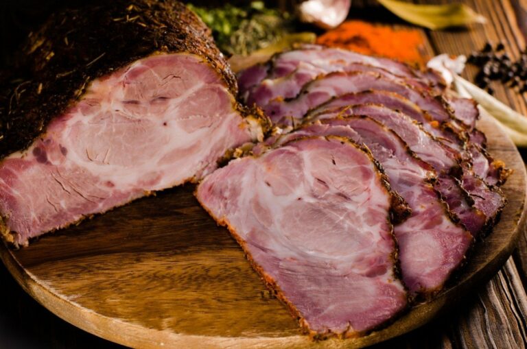 Вкусное новогоднее блюдо из свинины – буженина по-венгерски - today.ua